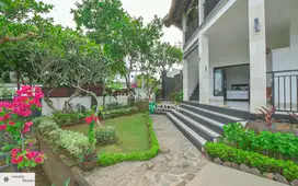 HP-LH01 - Vila Lereng Bukit Tropis Dua Lantai