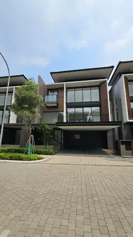 Rumah Mewah BrandNew dgn Lift di Boulevard Laurel Navapark BSD City