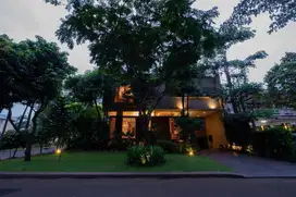 Dijual Rumah Hoek Mewah Fully Furnished Sutera Olivia, Tangsel