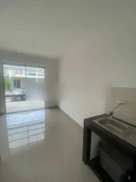 Disewakan Rumah Murah Pik 2 Uk 6x10 Nego
