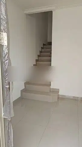 Disewakan Rumah Cluster Springville Pik 2