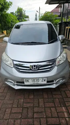 Jual Honda Freed 2013