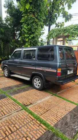 Di jual kijang grand extra long tahun 1996