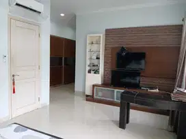 Dijual Rumah 2 Lantai, Gading Serpong