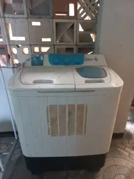 Dijual mesin cuci 2 tabung 8kg merk Denpoo DW-898 W
