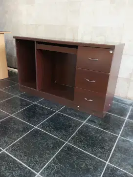 Meja Komputer Informa Bekas