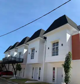 Exclusive Rumah 3 Lantai Bergaya American Style Di Sekitar Cibubur