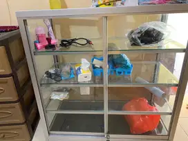 Dijual Etalase Kaca