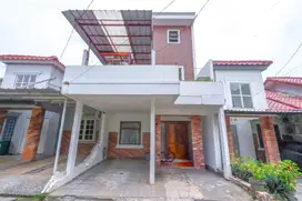 Rumah 3 Lt Bisa KPR 15 Mnt ke Terminal Pondok Cabe Hadap Timur J-28597