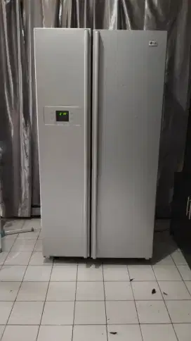 Kulkas 2 pintu merk LG