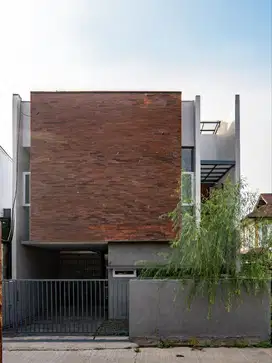 Rumah Industrial Modern di Cisaranten Siap Huni
