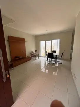 Dijual Rumah Luas dan Rapi Premier Park 2 Tangerang