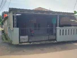 DIJUAL RUMAH LOKASI STRATEGIS - SAWANGAN DEPOK