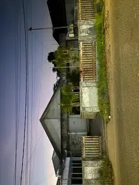 Dijual rumah dan bangunanya