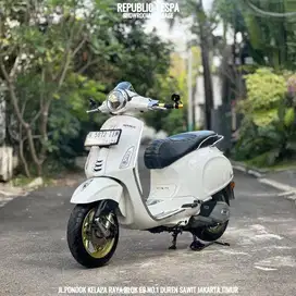 jual cepet VESPA PRIMAVERA 150 IGET ABS LED Tahun 2021 WARNA PUTIH