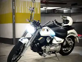 SM Sport V16 2021 – Cruiser Klasik dengan Mesin V-Twin 250 cc