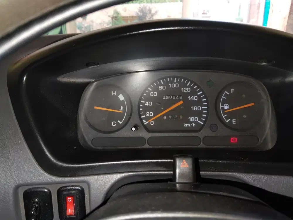 Daihatsu Taruna 2003 Bensin 1,5 Injection