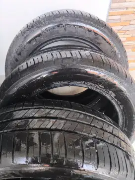 Dijual Ban Kumho 205/55 R16 OEM Stargazer Pemakaian Baru 2 Minggu