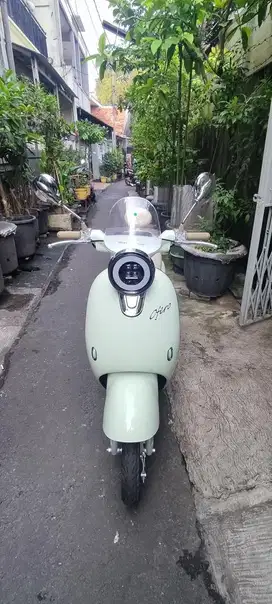 Dijual Cepat Motor Listrik Ofero – Irit, Modern, Bebas Bensin!