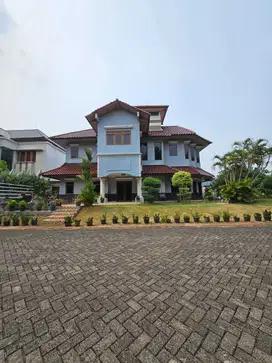 JUAL RUMAH LUAS DAN ASRI ADA KOLAM RENANG DI KEMANG PRATAMA REGENCY