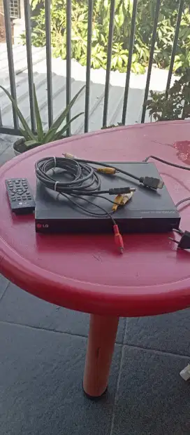 DVD Player LG + Kabel Lengkap