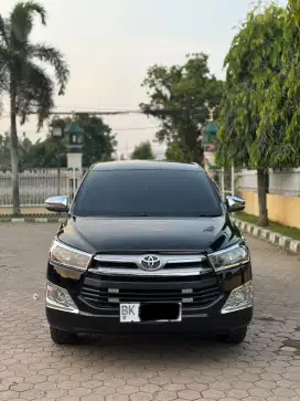 Di jual innova V lux A/T 2.0 bensin tahun 2018