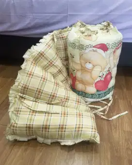 Bumper pillow baby