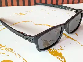 KACAMATA OKLEY LENSA HITAM POLARIZED