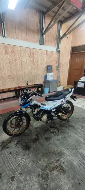 Satria Fu barong putih biru