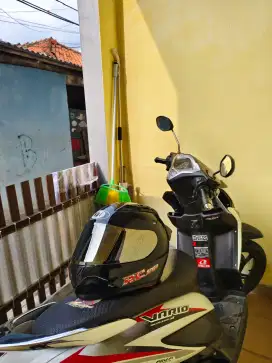 Helm full KYT hitam