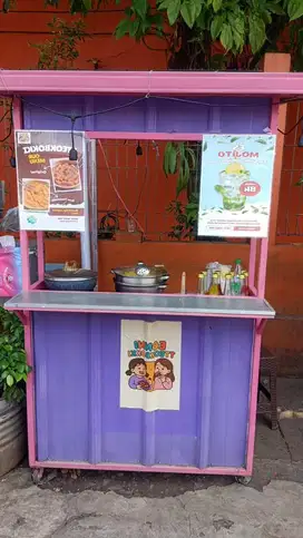 Booth Container