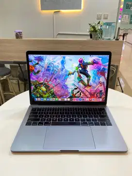 MacBook Pro 2017 NonTouchbar i7/16/512GB