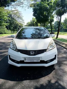 Mobil dijual - Honda Jazz RS AT 2012 Putih