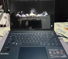 Asus Zenbook 14 OLED Ultra 5/16Gb/1TB UM3405MA