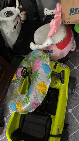 Mainan anak mobil dan motor