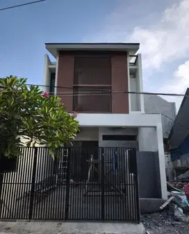 Jual Rumah Baru Mulyosari Surabaya