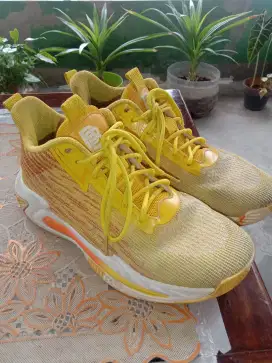 sepatu basket barllerbro BB5