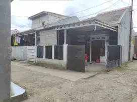 Disewakan rumah Deket stasiun Depok lama masuk mobil