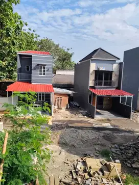 Rumah baru 2 lantai 2 kamar tidur 2 kamar mandi 750 juta jakarta