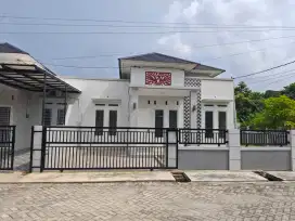 Dijual rumah tipe 80, cluster