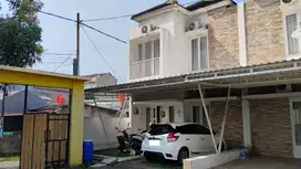 Rumah LT 84 Dekat Mall Paradise Walk Serpong 2 Lantai Siap KPR J-33951