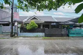 Rumah LT 160 Strategis 7 Menit ke Pamulang Square Hadap Timur J-17678