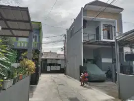 Disewakan rumah 2 lantai bisa parkir mobil,Jatijajar Bhakti Abri Depok