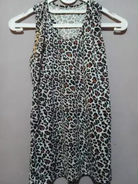 Preloved tanktop wanita motif leopard