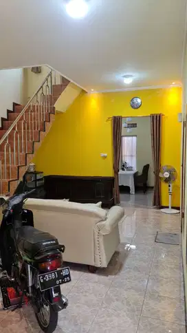 di jual rumah lokasi strategis di pondok kacang