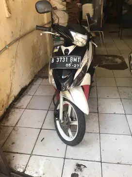 Yamaha mio j putih 2012