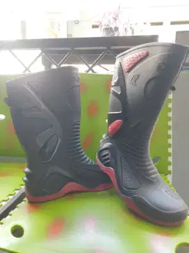 Jual sepatu boot