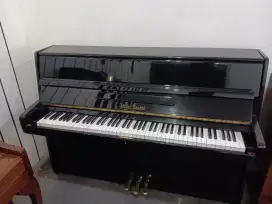 Piano Albert Saukel