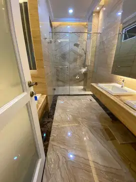 Rumah dijual 3 lantai di Pondok Indah Jak Sel