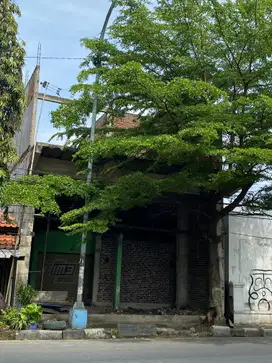 BREBES KAUMAN PASAR RUMAH 2 LANTAI LOKASI KOMERSIAL JUAL MURAH